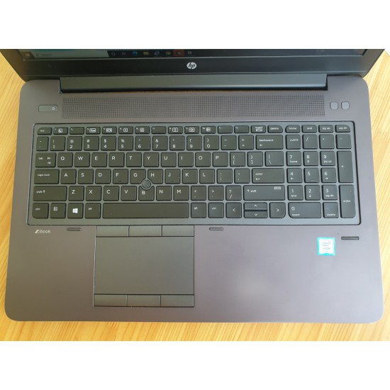 HP ZBook 15 G3   E3-1505M V5 - 16GB-256GB-FHD-VGA M1000M